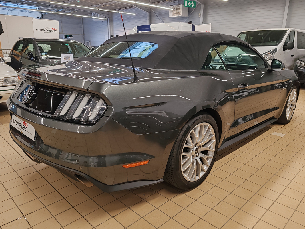 Ford Mustang — 4