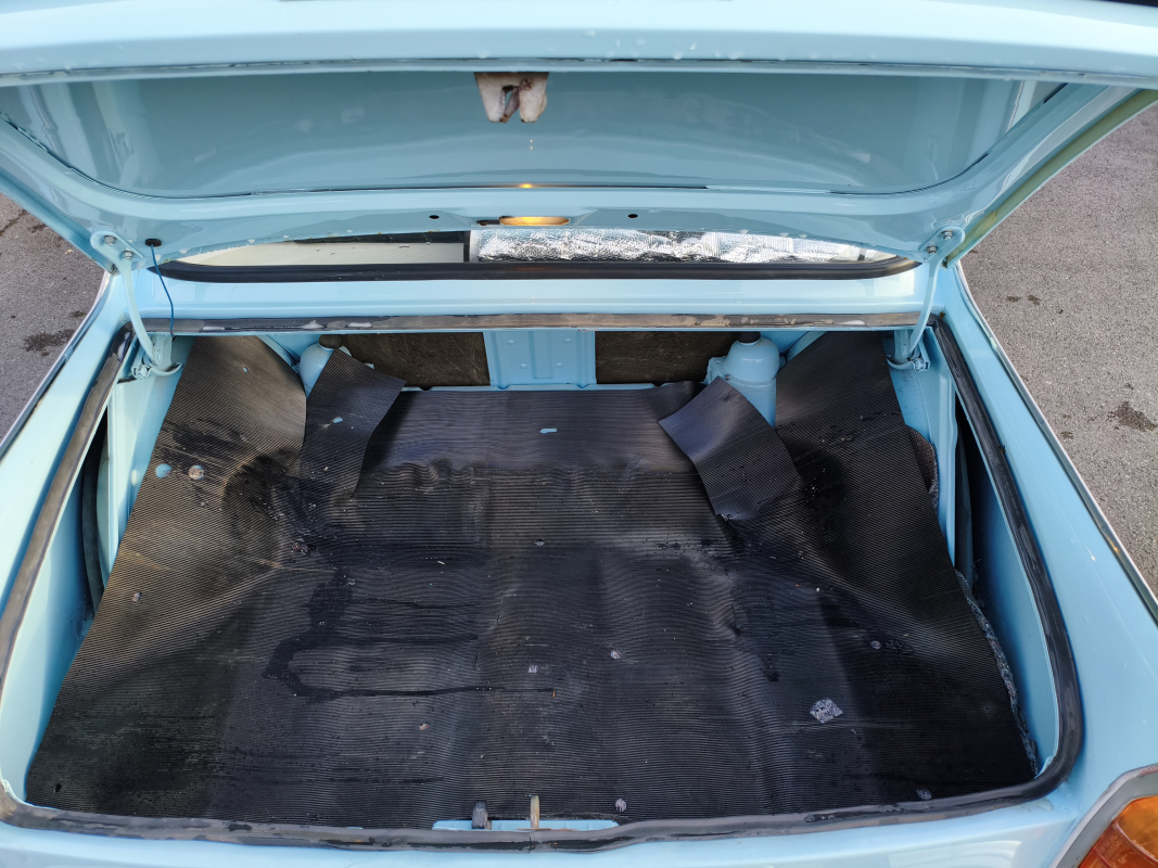 Peugeot 404 — 23