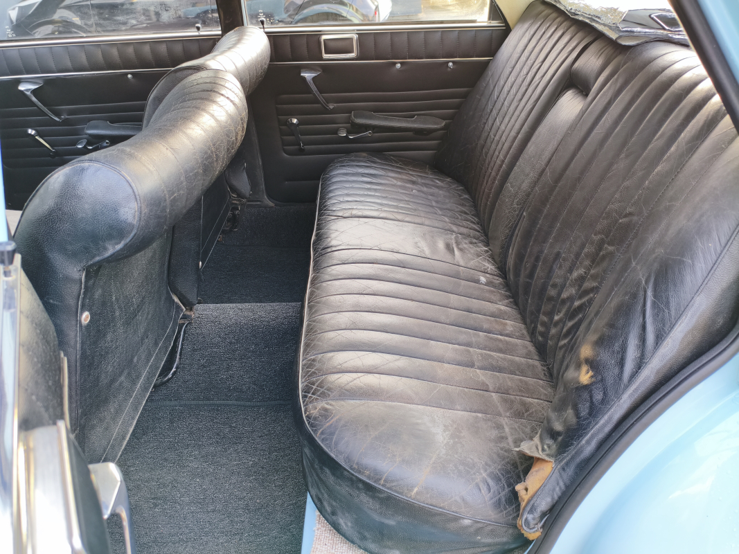 Peugeot 404 — 12
