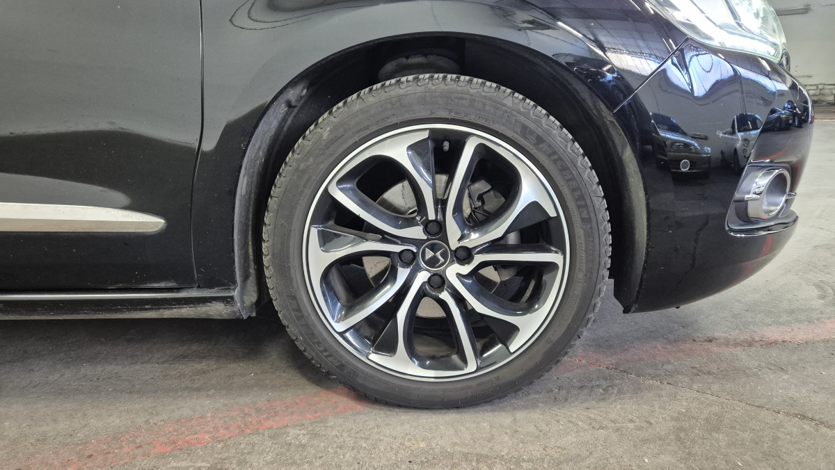 DS DS4 — 25