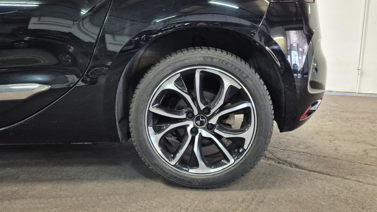 DS DS4 — 27