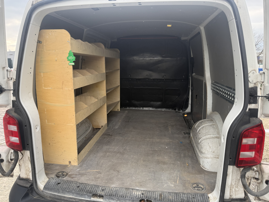 Volkswagen Transporter — 12
