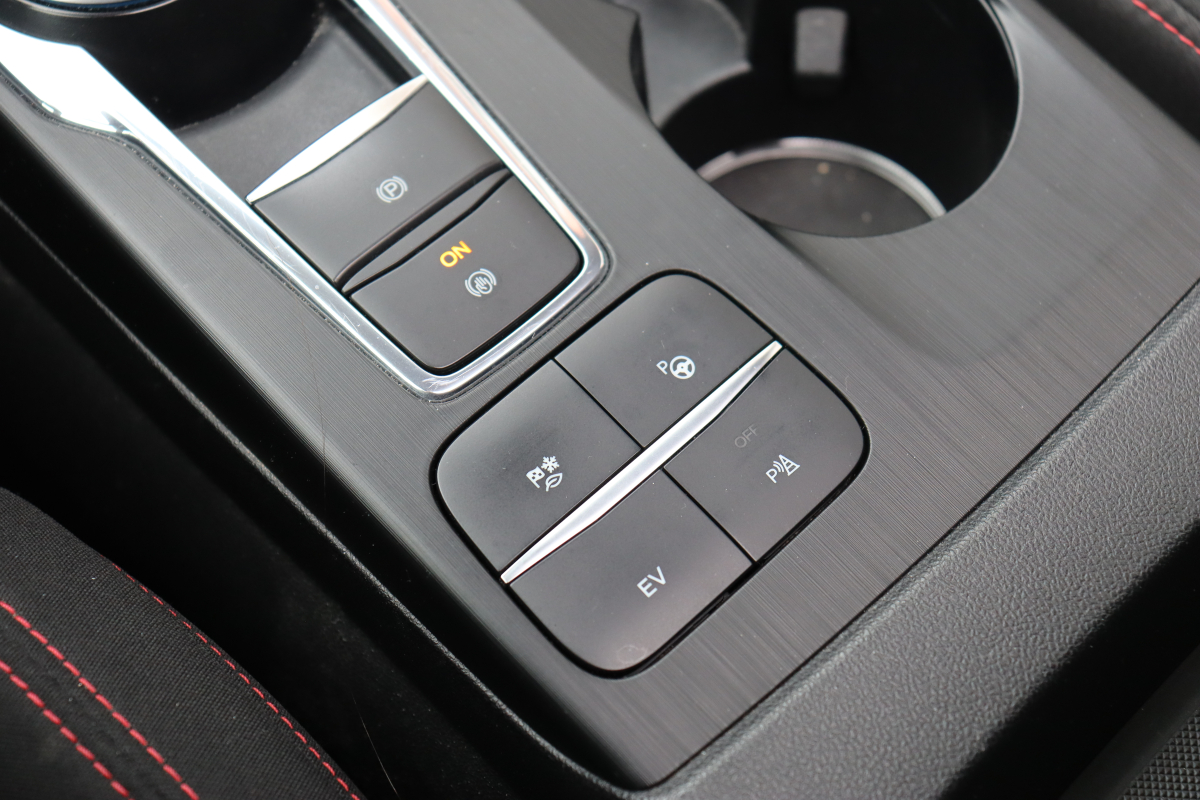 Ford Kuga — 23