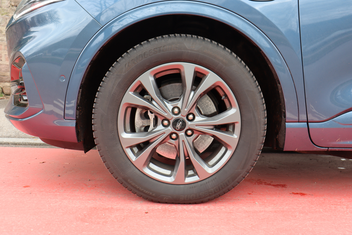 Ford Kuga — 8