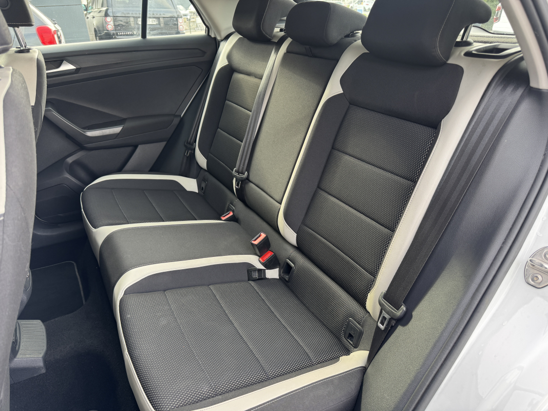 Volkswagen T-roc — 23