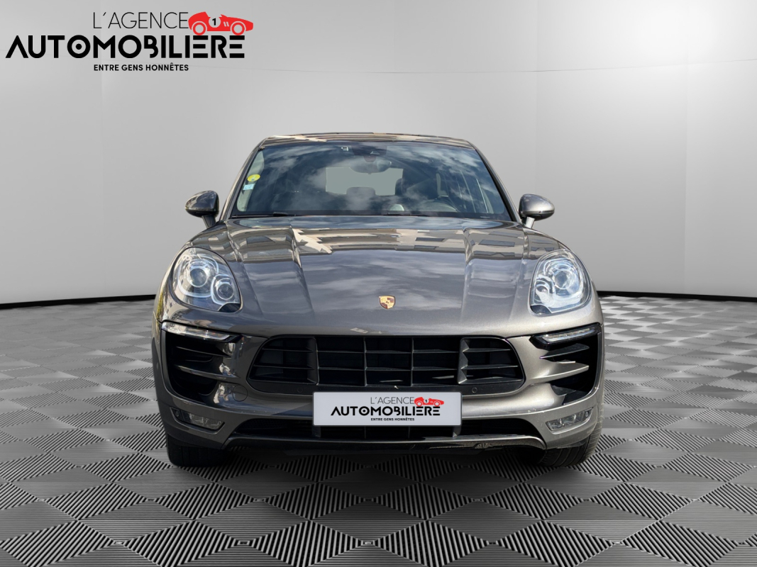 Porsche Macan — 3