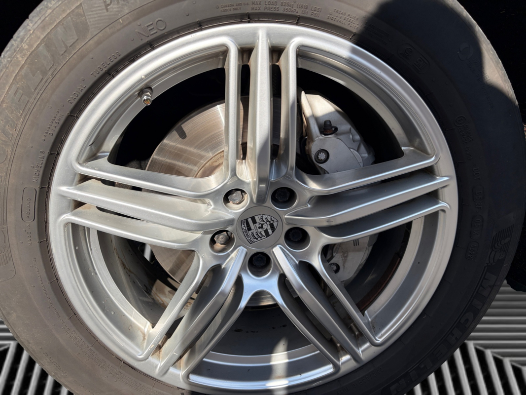 Porsche Macan — 9