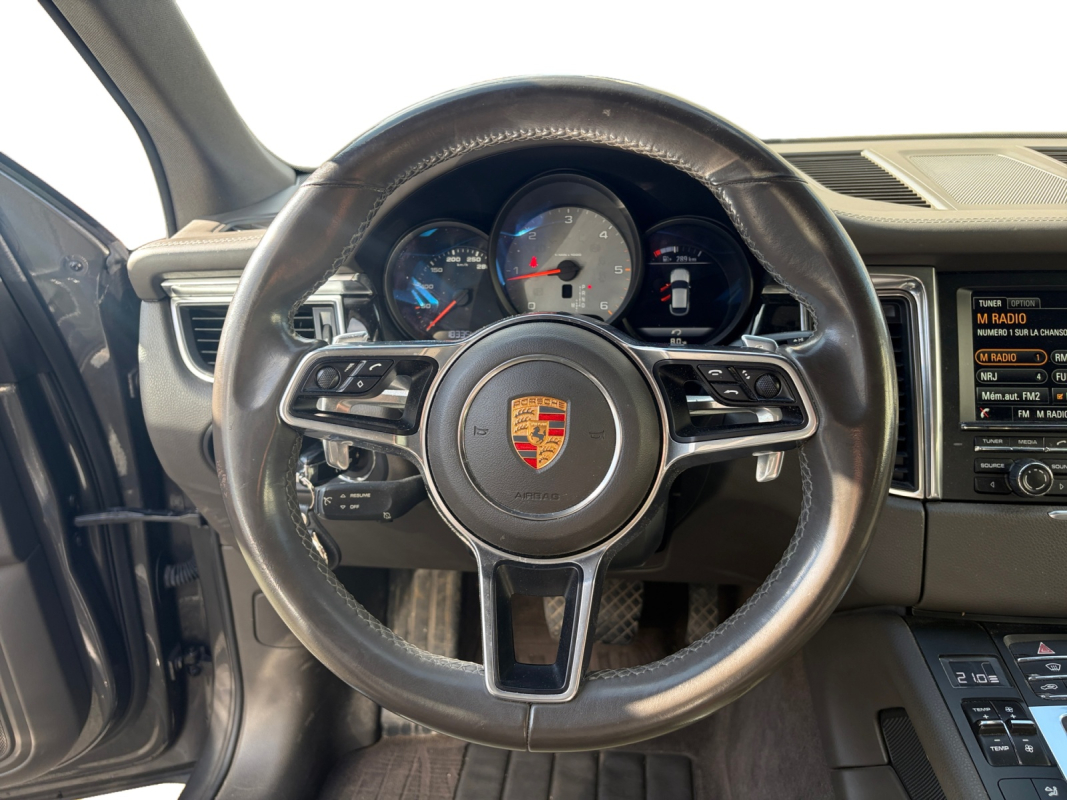 Porsche Macan — 13