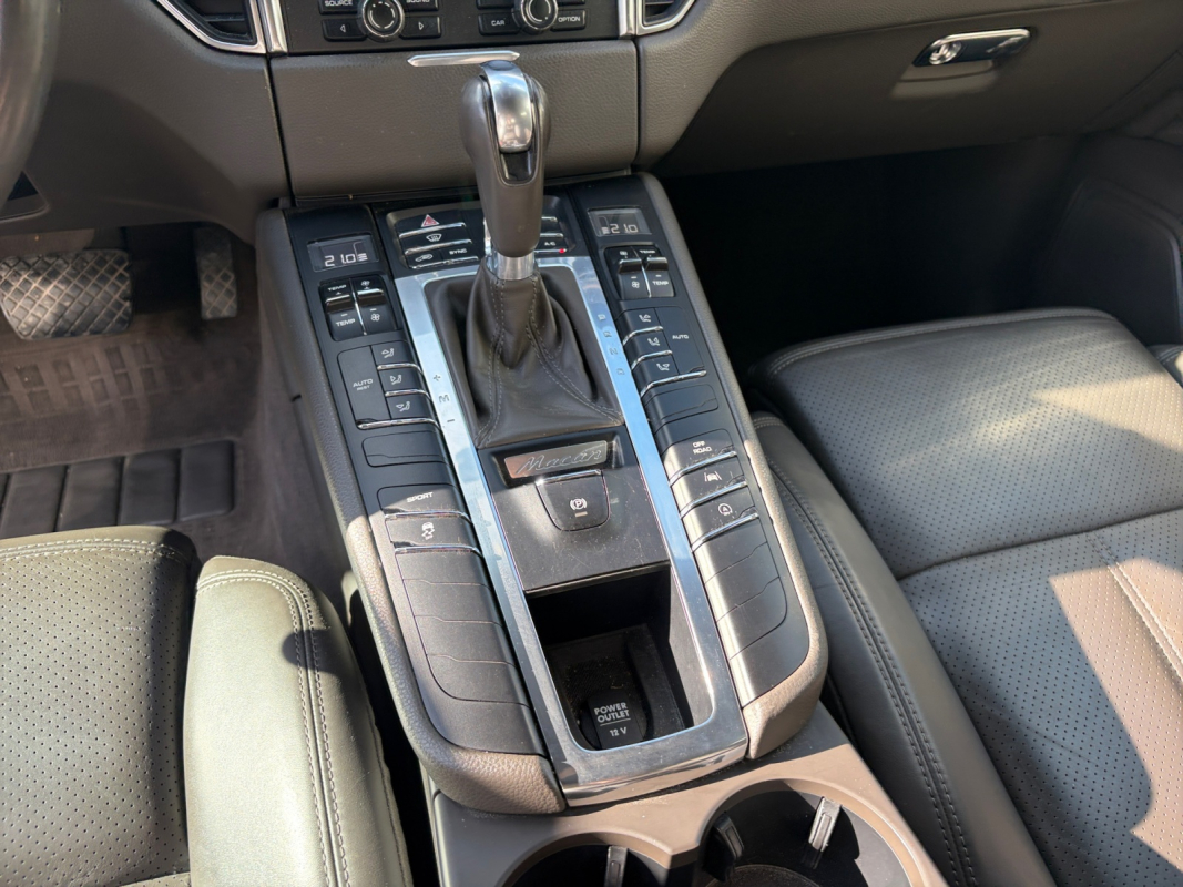 Porsche Macan — 15