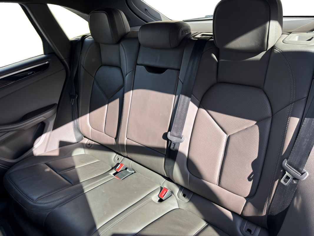 Porsche Macan — 16