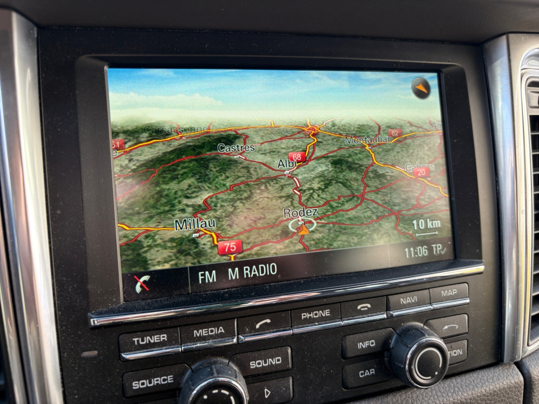 Porsche Macan — 25