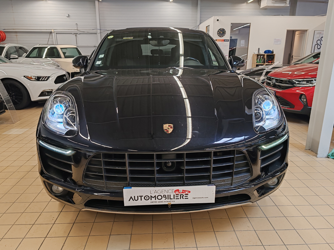 Porsche Macan — 2