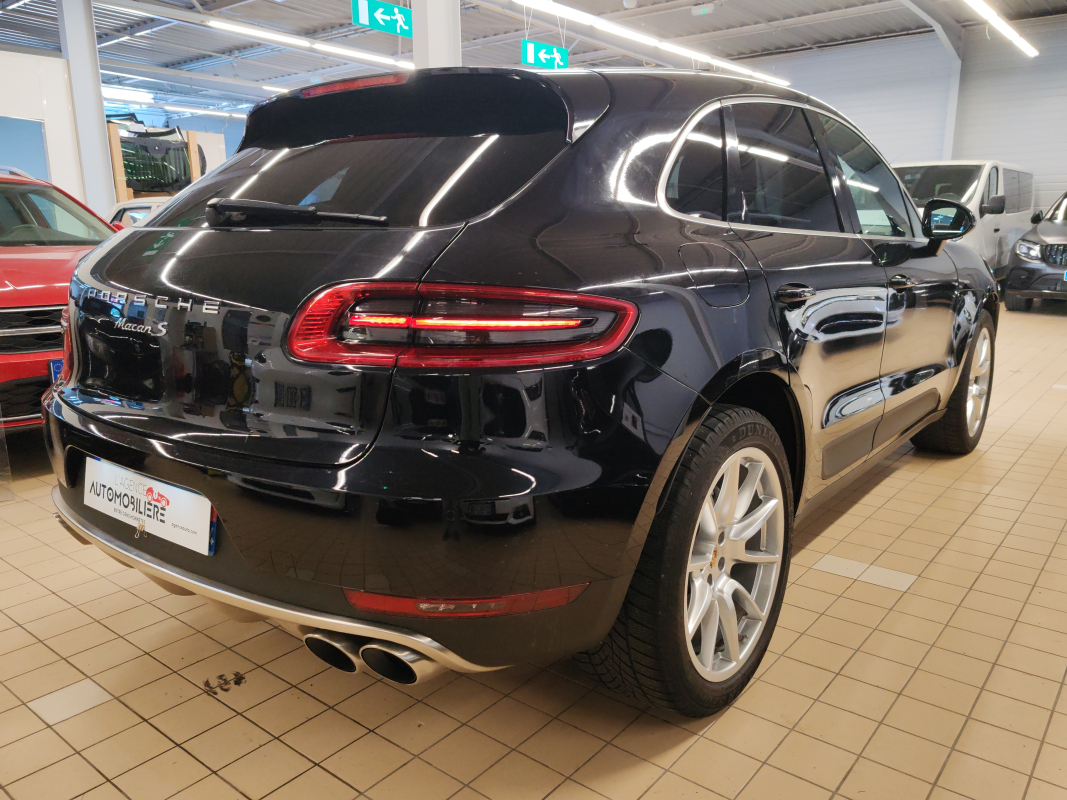 Porsche Macan — 4
