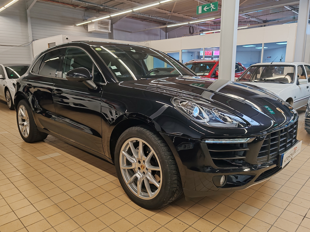 Porsche Macan — 3