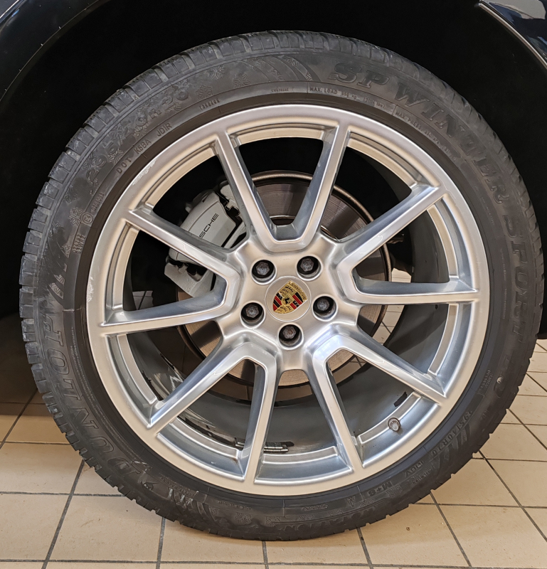 Porsche Macan — 21