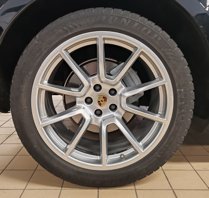 Porsche Macan — 22