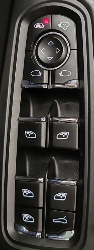 Porsche Macan — 29