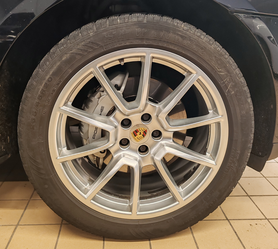 Porsche Macan — 23