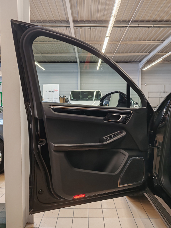 Porsche Macan — 25
