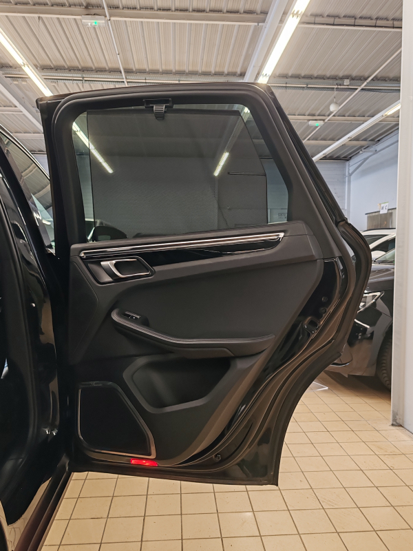 Porsche Macan — 27