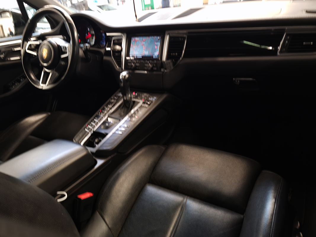 Porsche Macan — 9