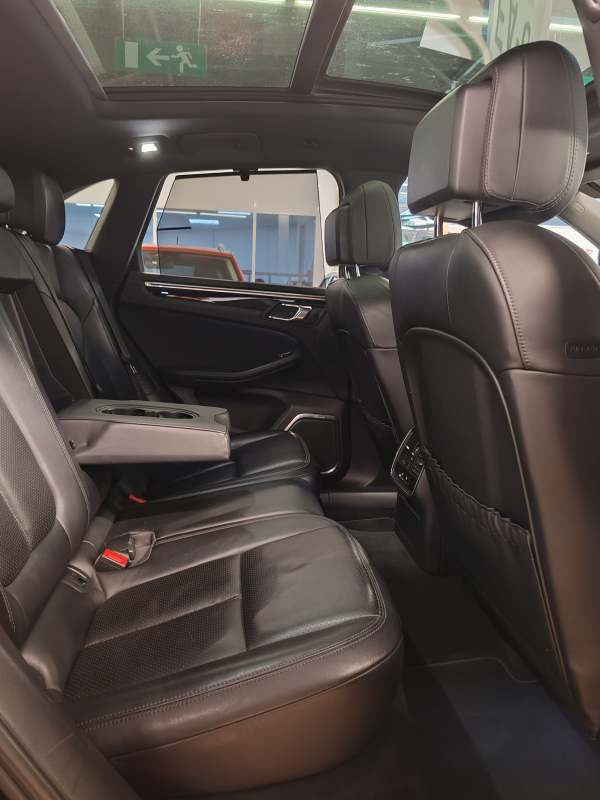 Porsche Macan — 19