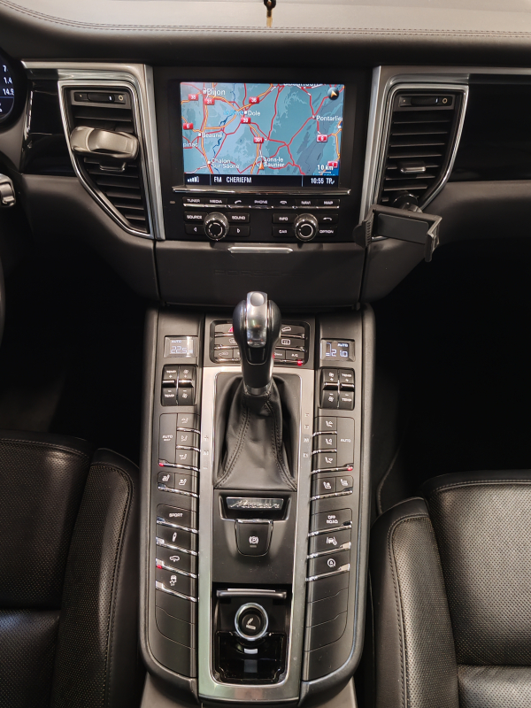 Porsche Macan — 14