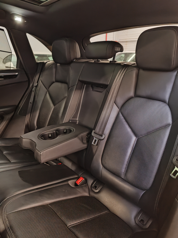 Porsche Macan — 17