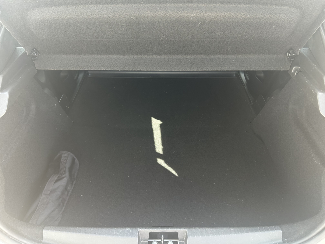 Peugeot 208 — 14