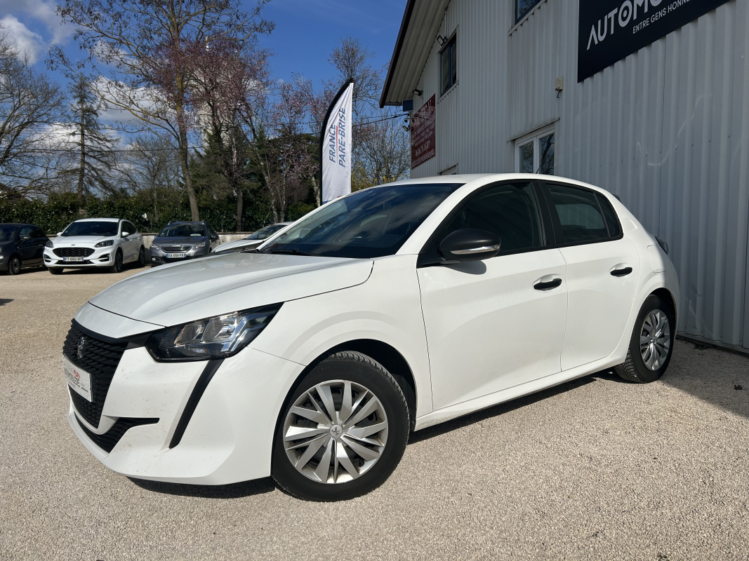 Peugeot 208 — 4