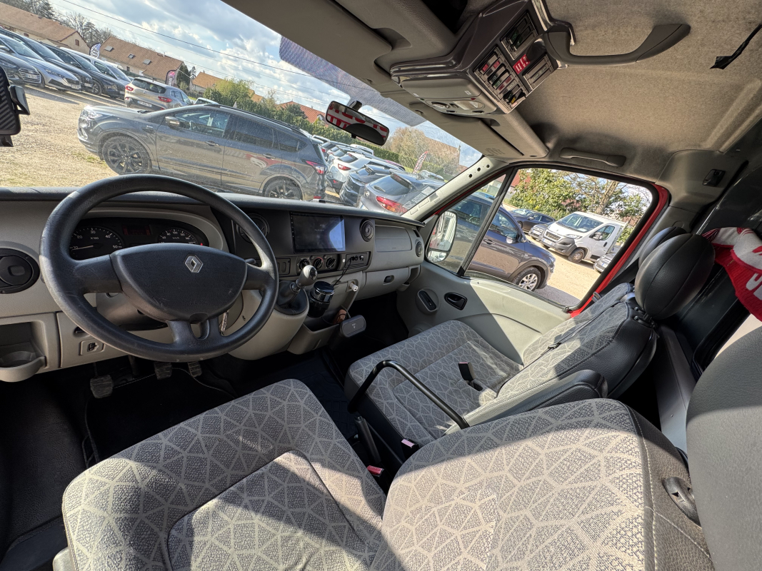 Renault Master — 12