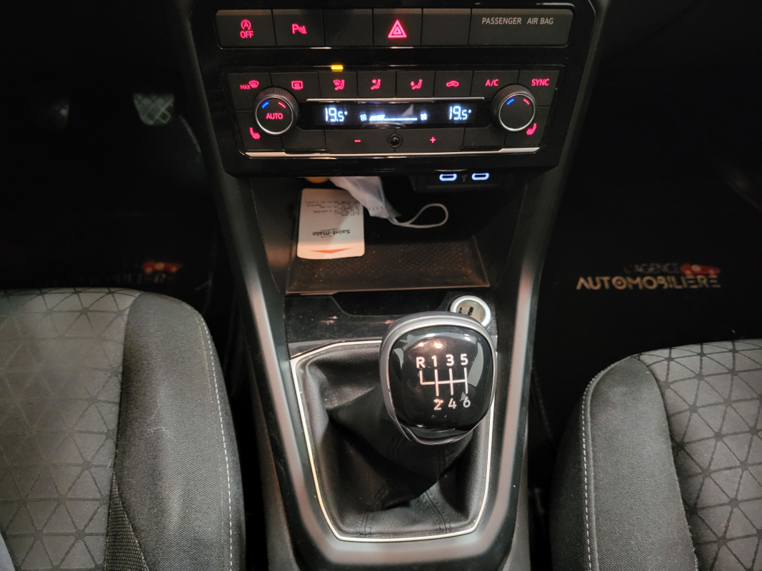 Volkswagen T-Cross — 18