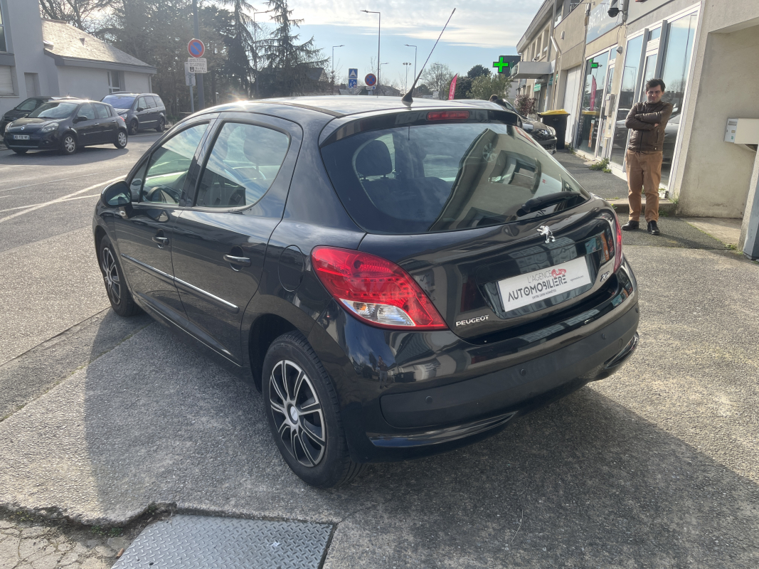 Peugeot 207 — 7