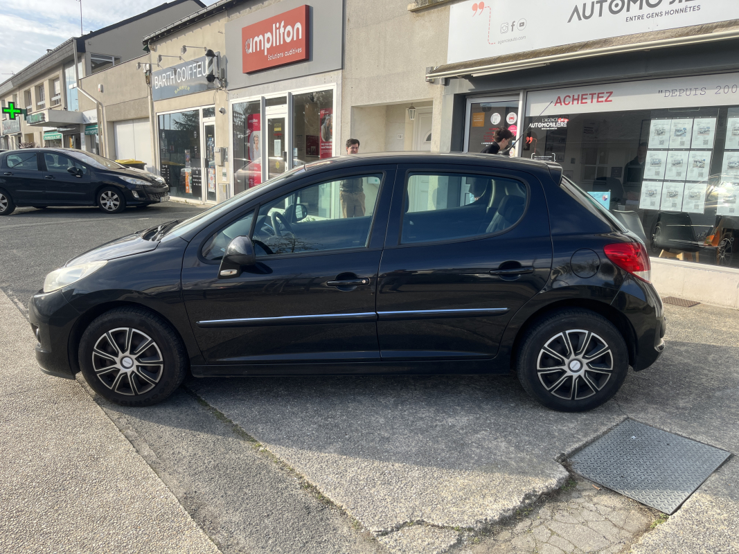 Peugeot 207 — 8