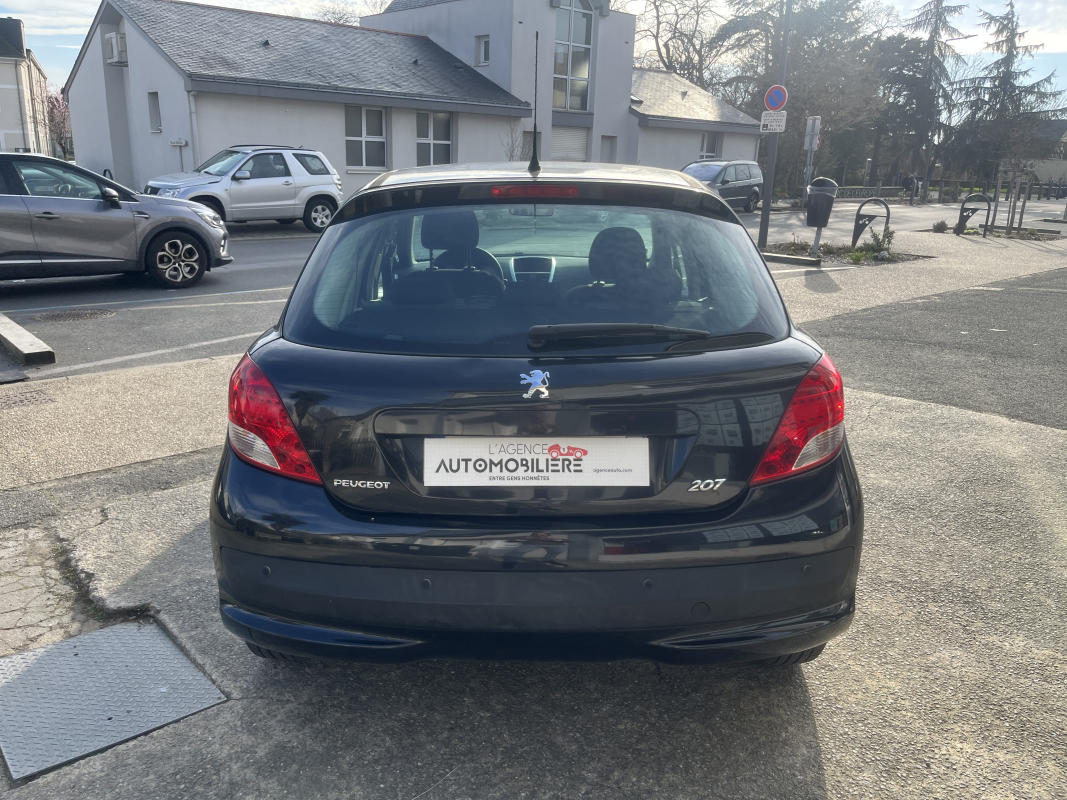 Peugeot 207 — 6