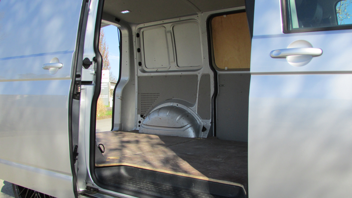 Volkswagen Transporter — 10