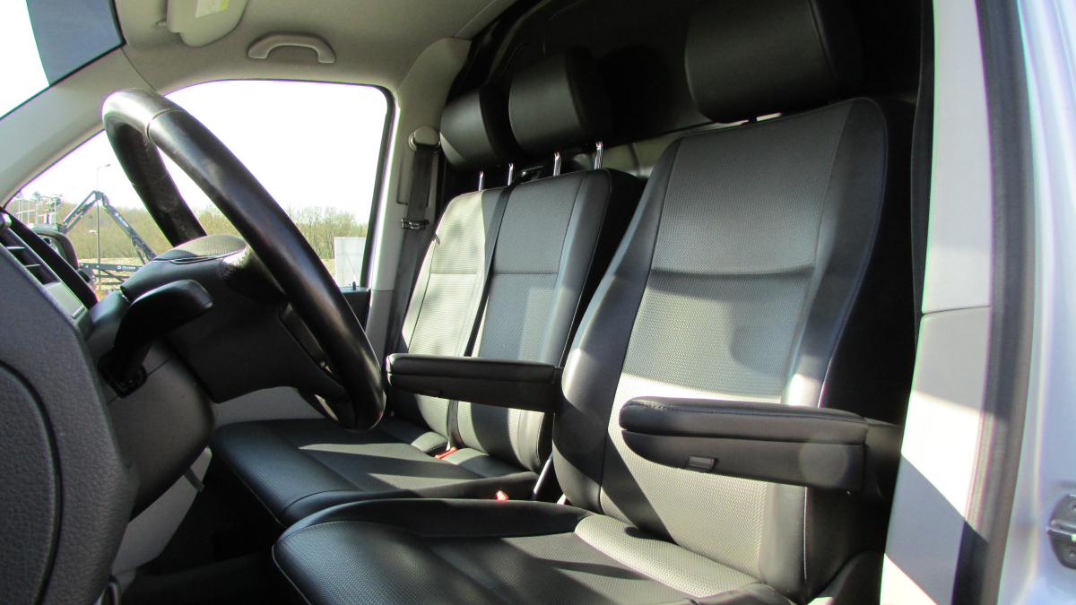 Volkswagen Transporter — 13