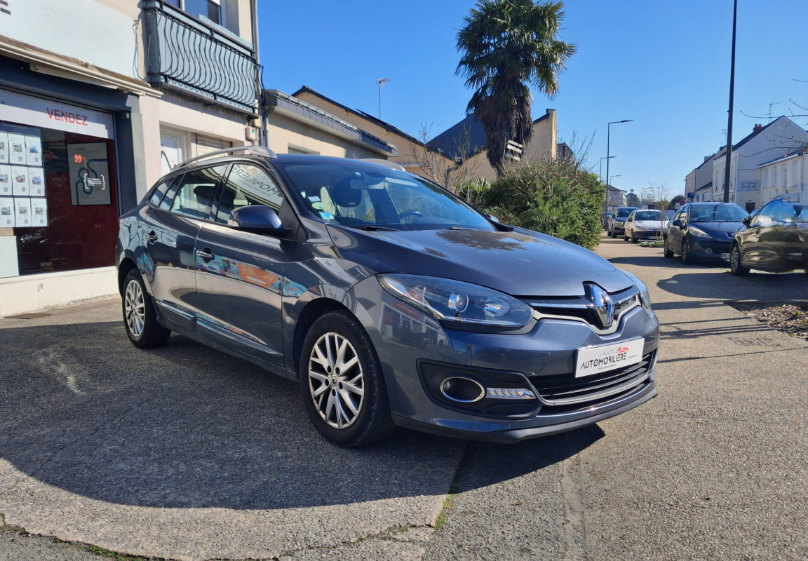 Renault Megane — 3