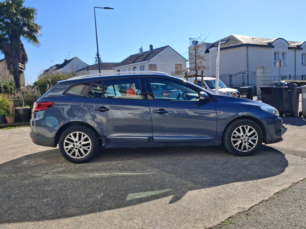 Renault Megane — 4