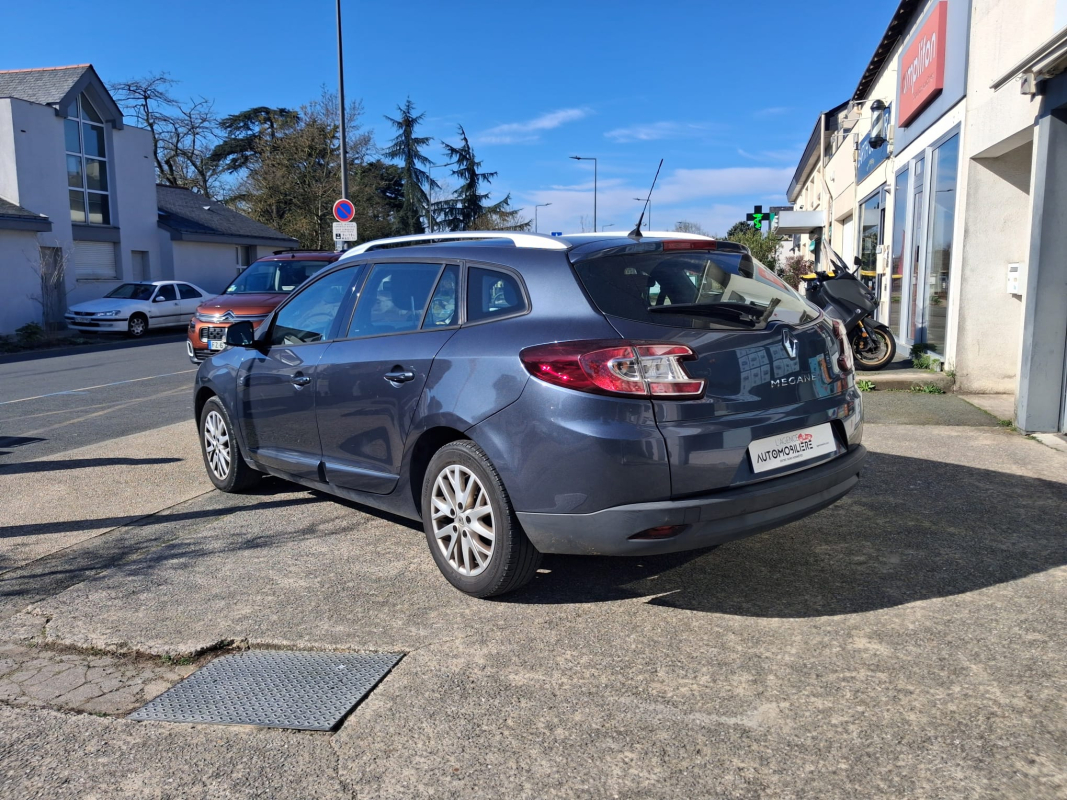 Renault Megane — 7