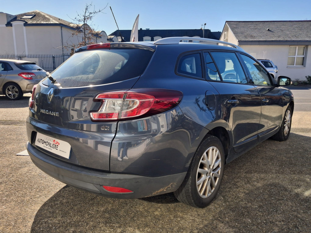 Renault Megane — 5