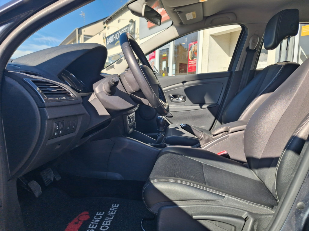Renault Megane — 11