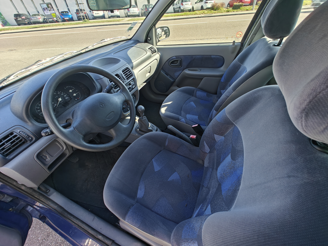 Renault Clio — 11