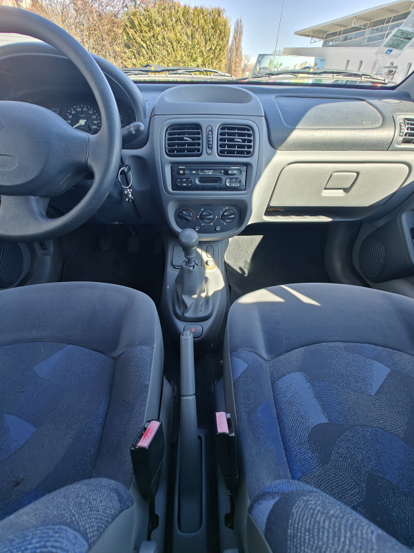 Renault Clio — 18