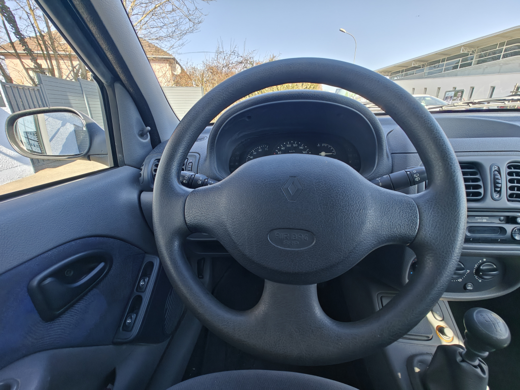 Renault Clio — 20