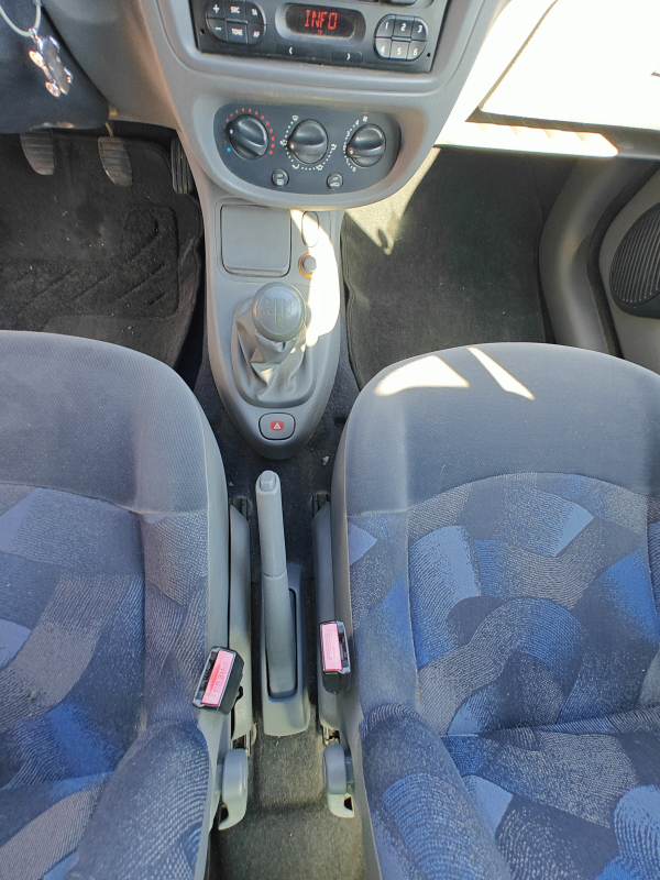 Renault Clio — 24