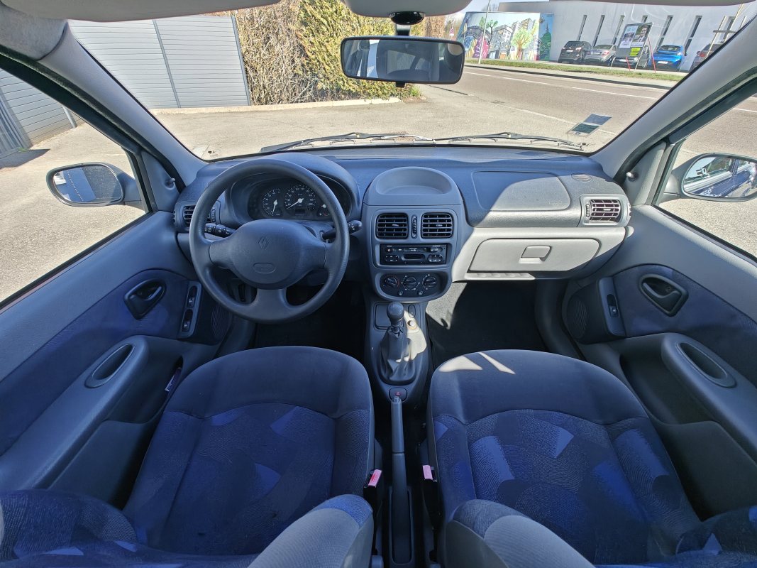 Renault Clio — 17