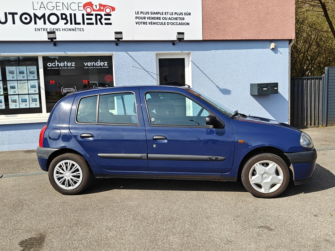 Renault Clio — 8