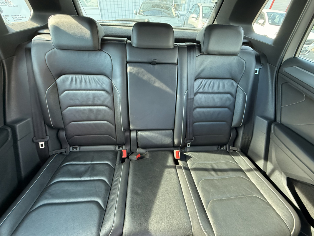 Volkswagen Tiguan — 13