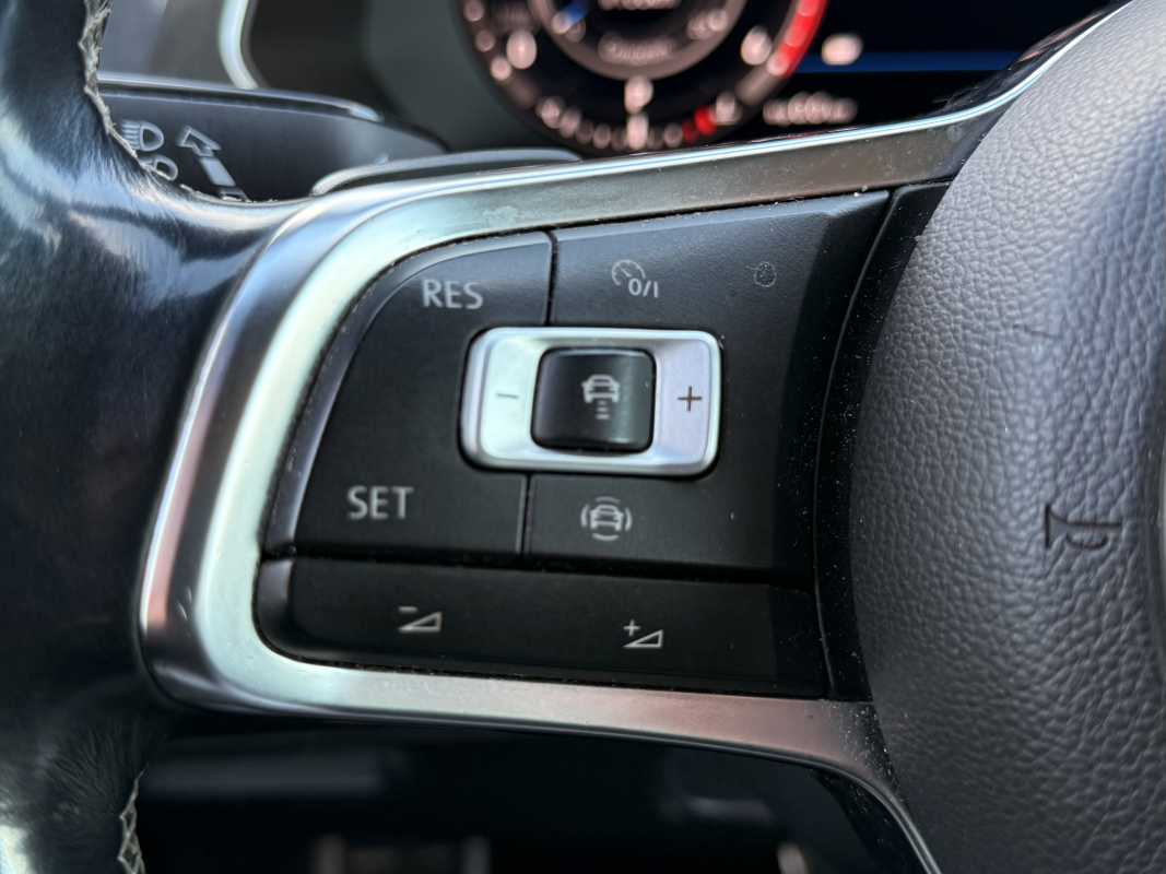 Volkswagen Tiguan — 19